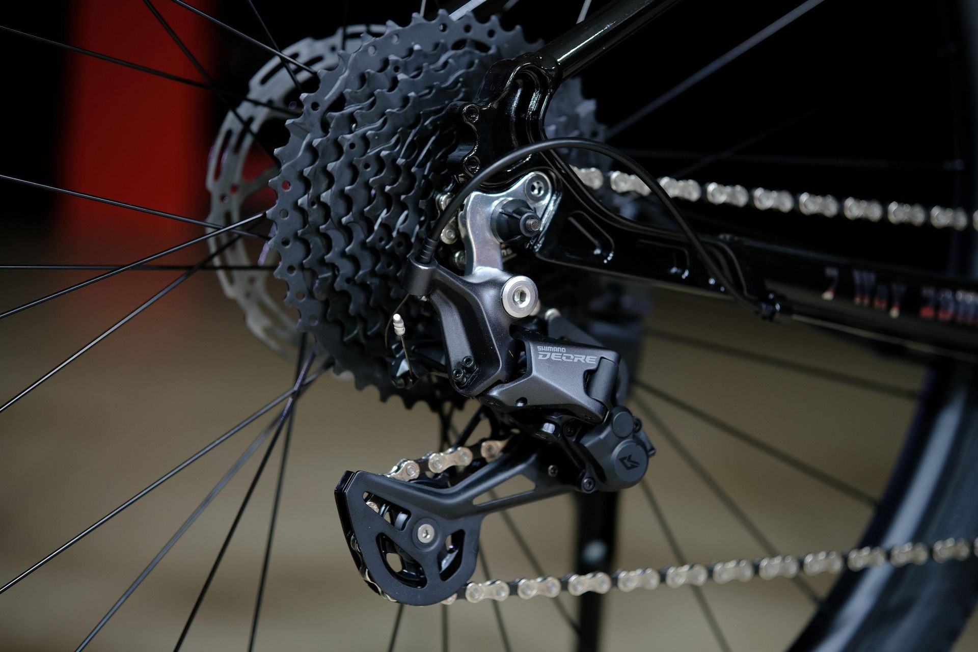Задний переключатель Shimano Deore
 HOKE 7 Way 29 HD матовый чёрный 21